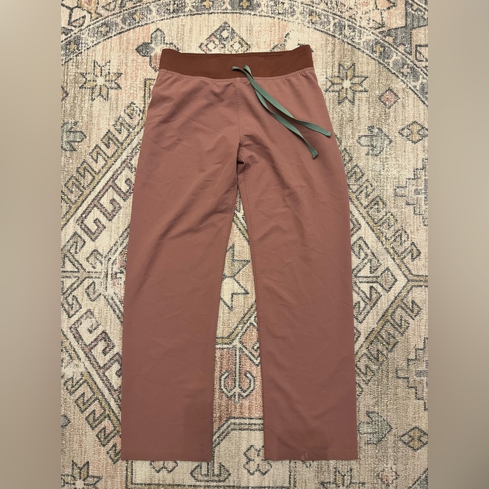 FIGS Women’s XSP Livingston Scrub Pants Mineral Mauve
